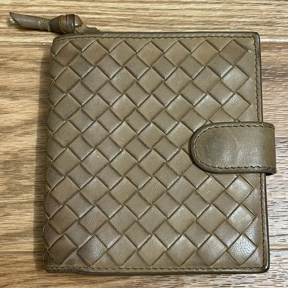 Authentic Bottega Veneta Brown Intrecciato leather wallet